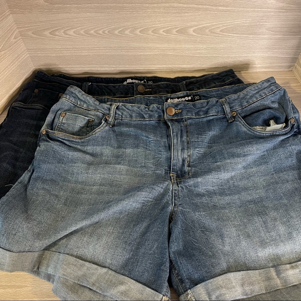 Dollhouse Lot of Light and Dark Wash Sz 20 Cutoffs